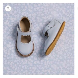 NIB Elephantito Light Blue Mary Jane sz 9